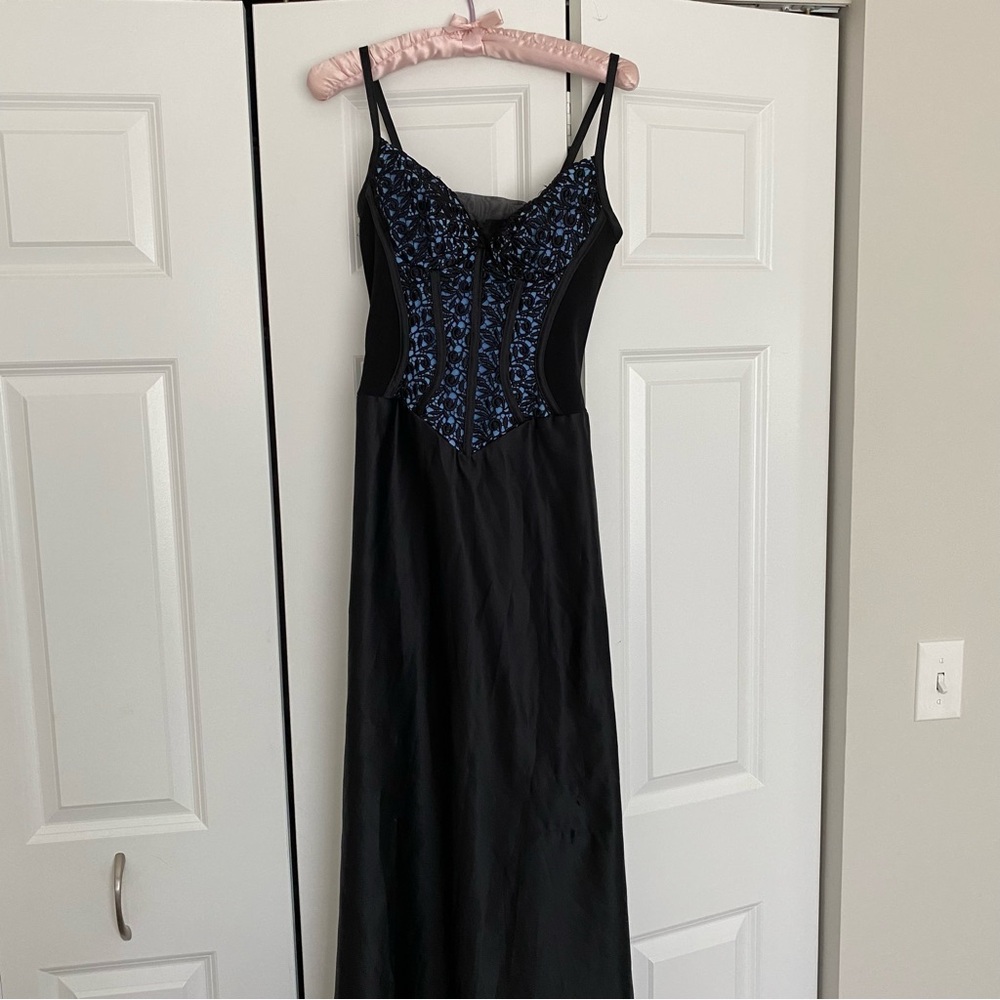 Cache size 4 vintage light blue black lace maxi dress